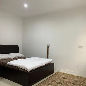 Happy House Apartment