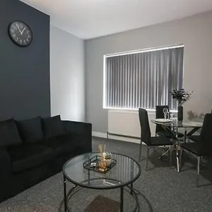 2 Bedroom Near Airport - Nec - Centre Apartment