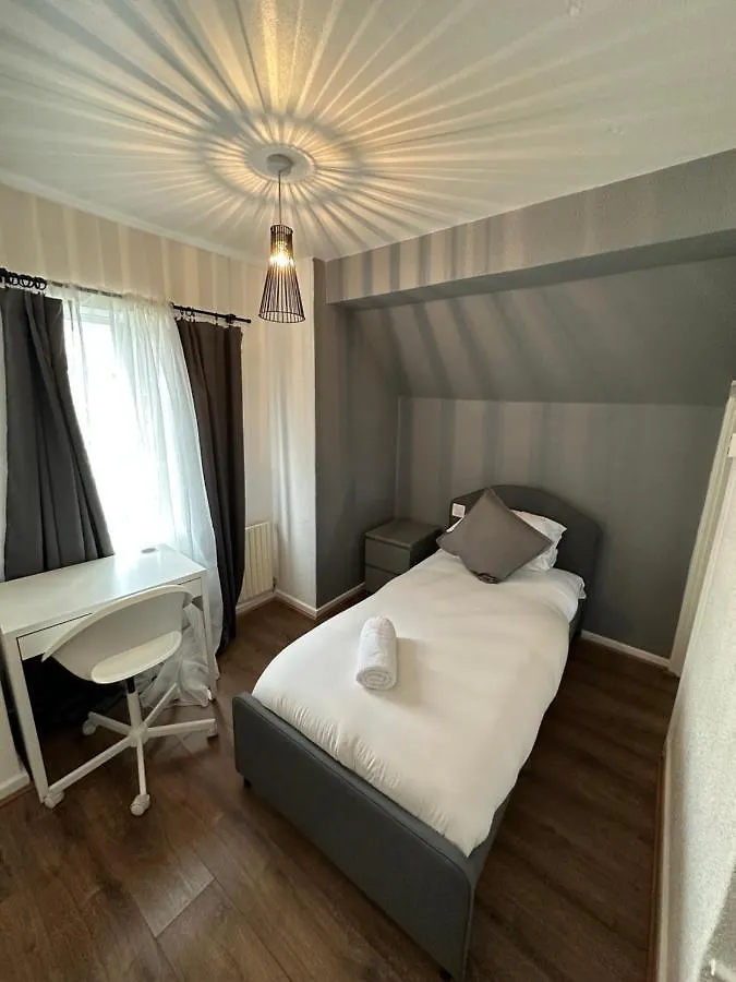 Holiday home Lovely Spacious 3 Bedrooms House Birmingham